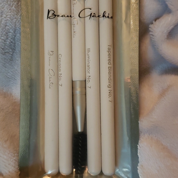 Beau Gachis No. 7 Brush Set - Picture 3 of 3